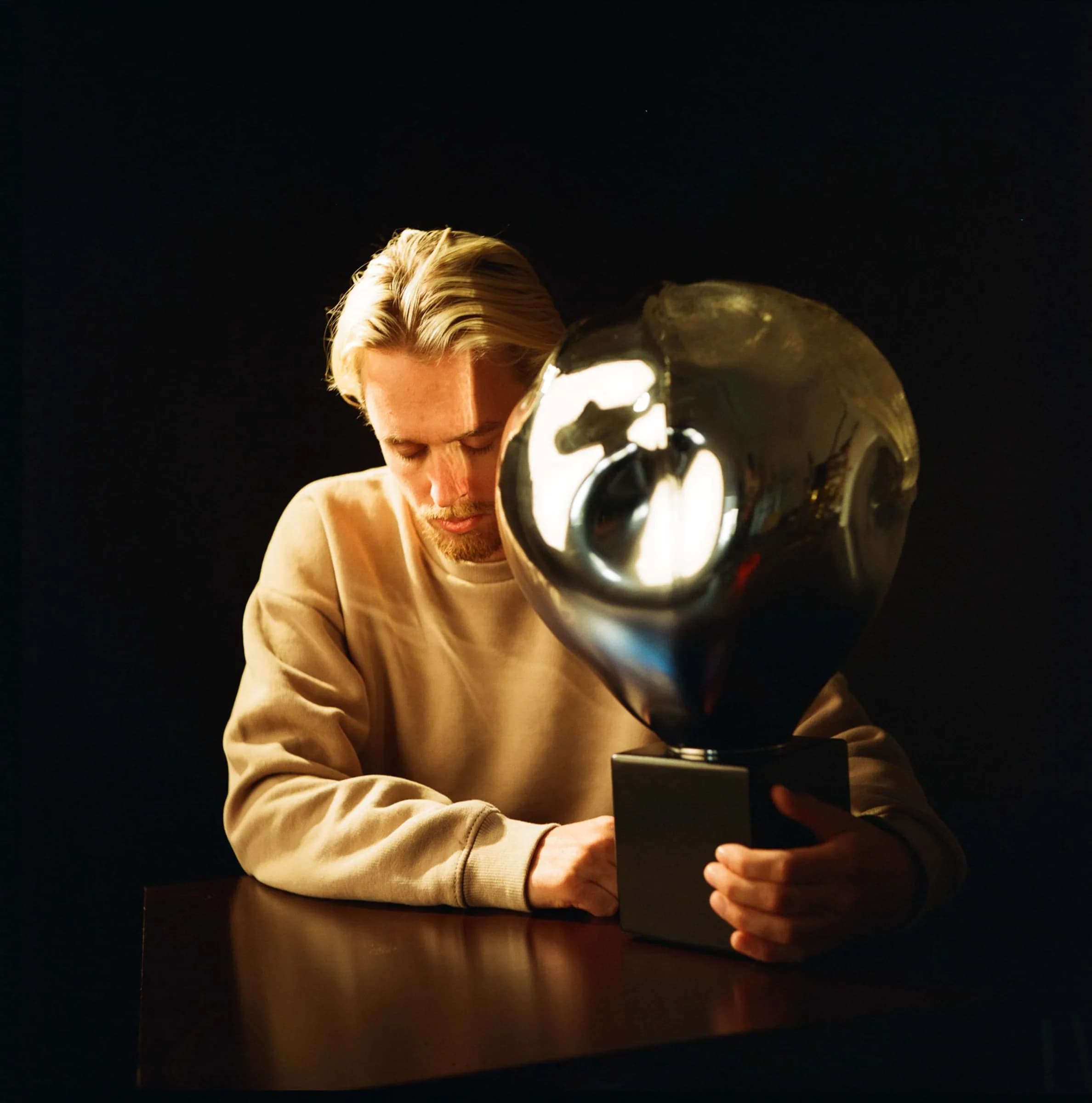 Paulie Garand Amonit — lighting design by Jaroslav Bejvl